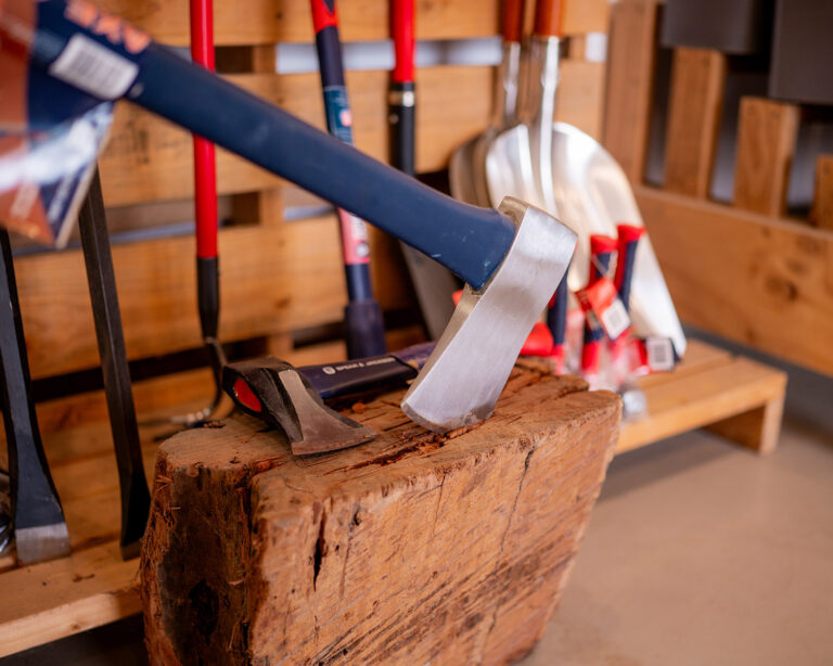 _0022_axe-wood-chopping-splitting-Buttrose-Landscape-Garden-Supplies-Willaston-Gawler-South-Australia