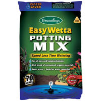 Brunnings Easy Wetta Potting Mix 70L