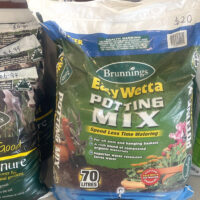 Brunnings Easy Wetta Potting Mix 70L - Image 2